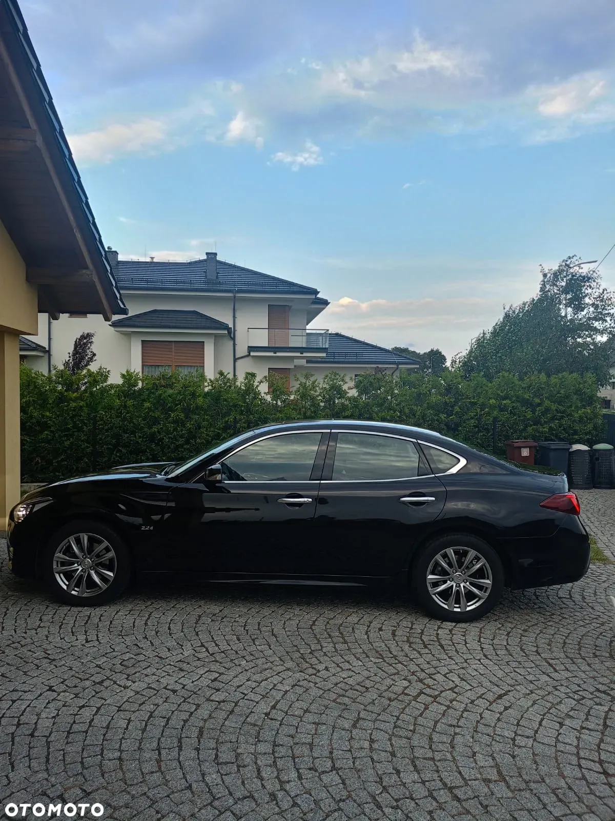 Infiniti Q70 2.2d - 3