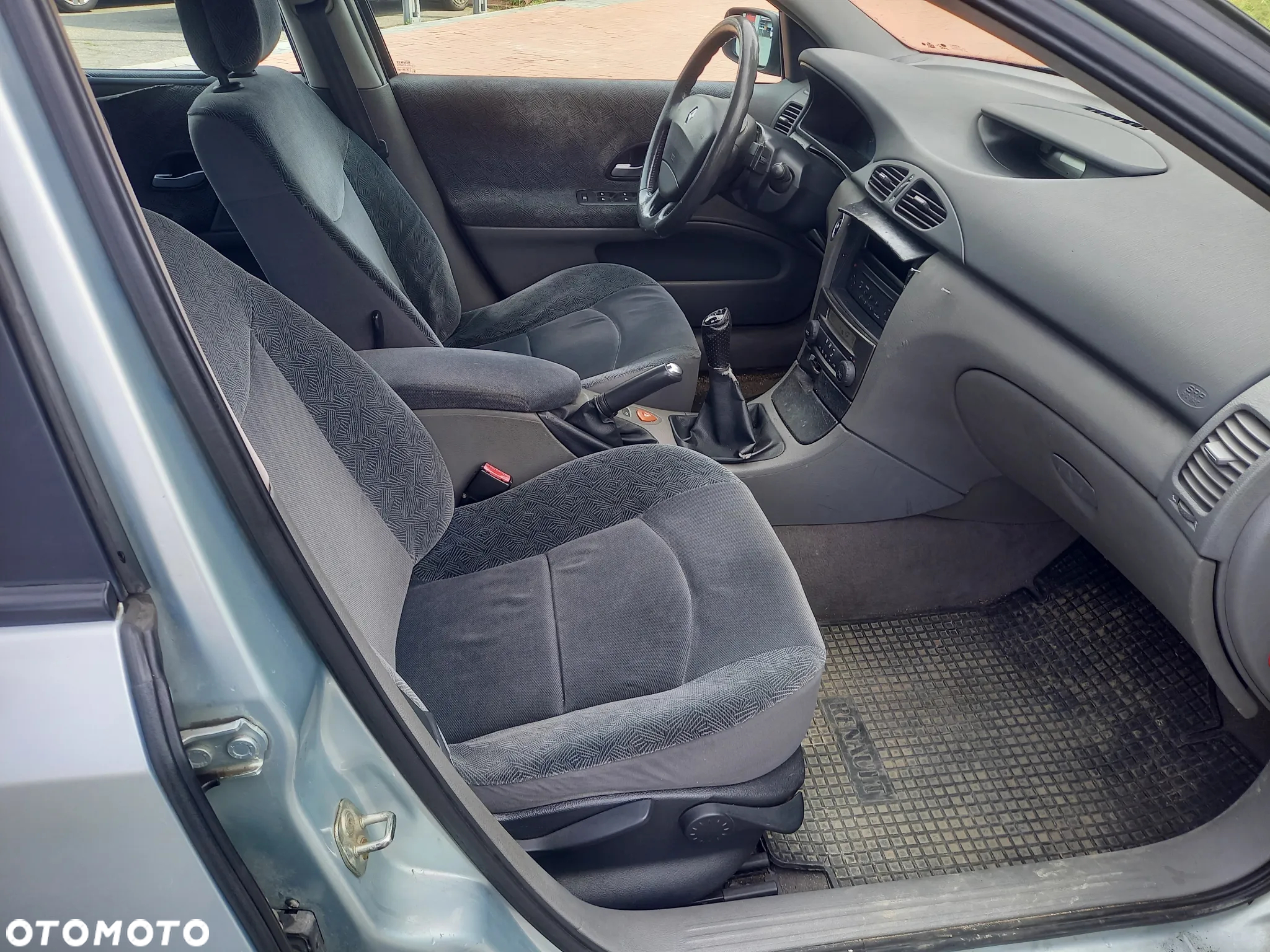Renault Laguna 1.6 Concorde - 8