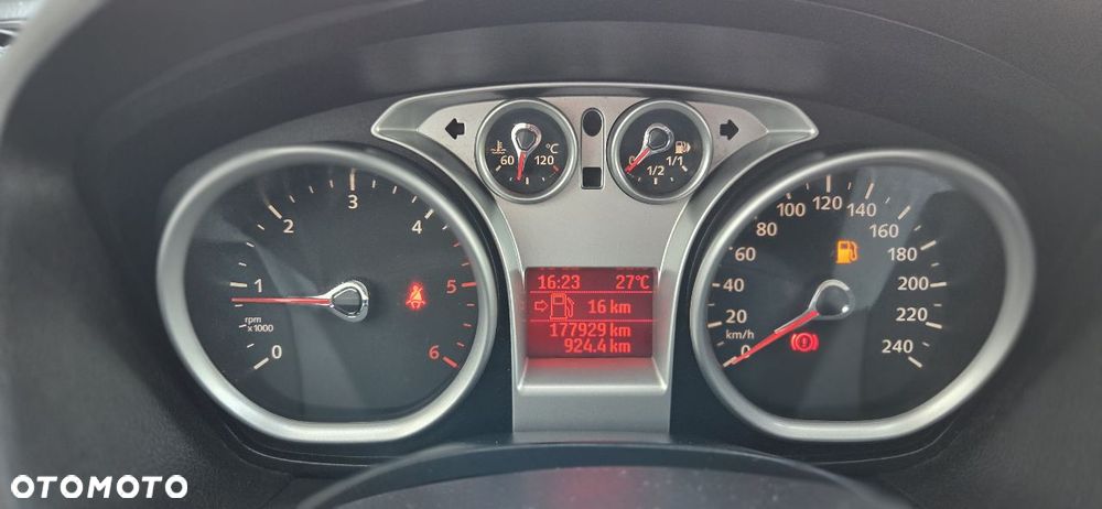 Ford Kuga 2.0 TDCi 4x4 Titanium - 34