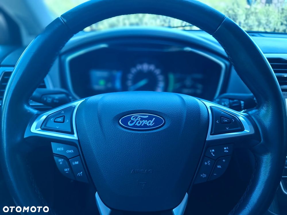 Ford Mondeo - 26