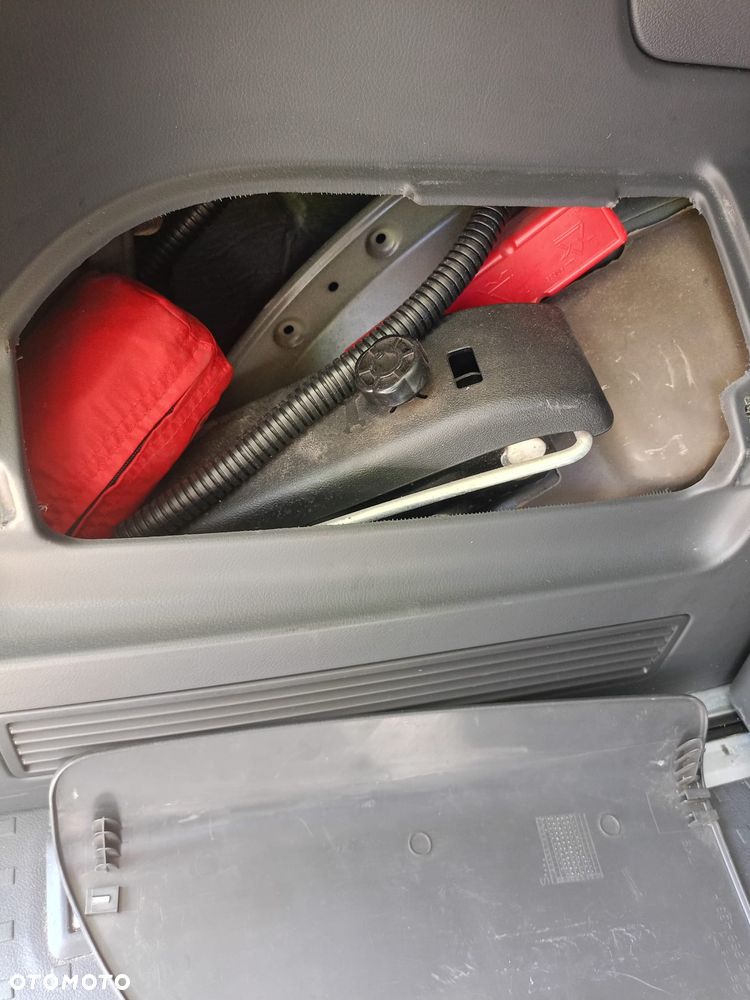 Volkswagen Multivan - 34