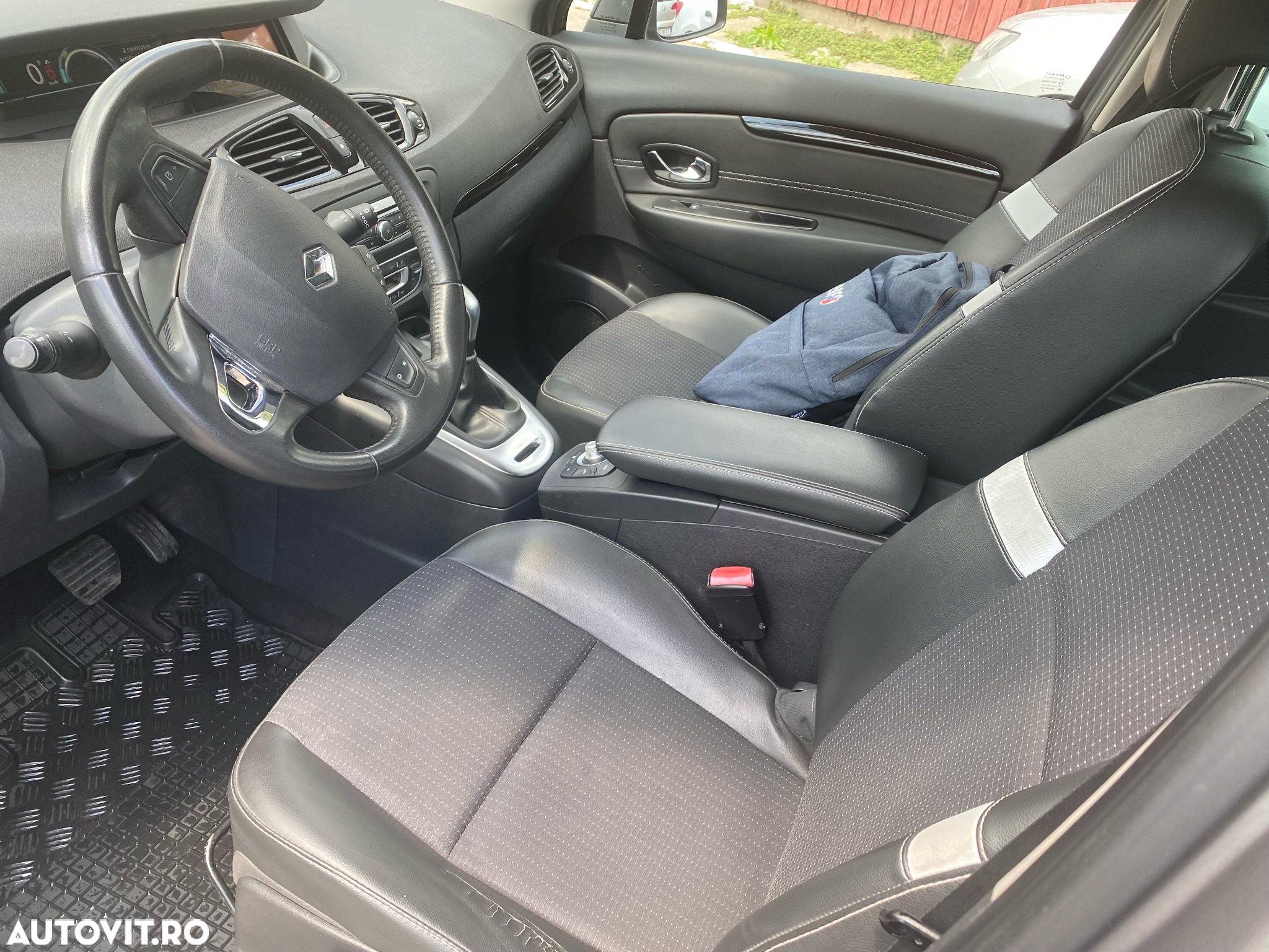 Renault Scenic dCi 110 EDC LIMITED - 9