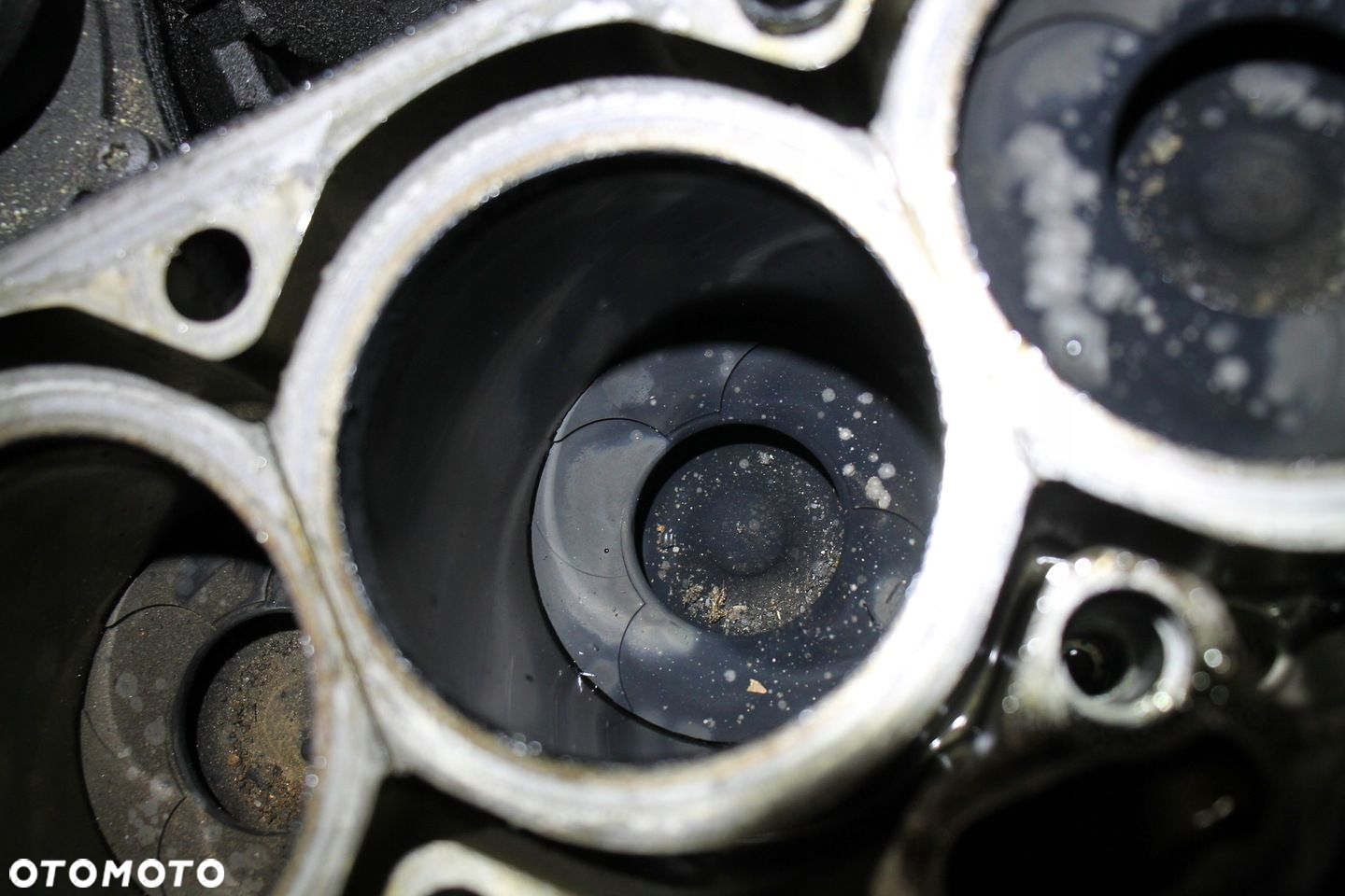 VOLVO V70 S60 XC70 XC90 DÓŁ BLOK SILNIKA D5244T4 - 8