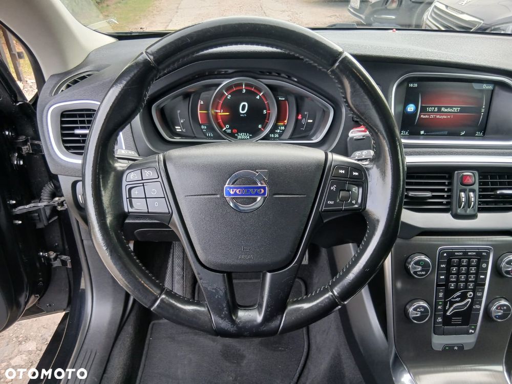 Volvo V40 D2 - 23