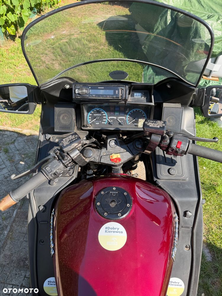 Kawasaki 1000 GTR - 4