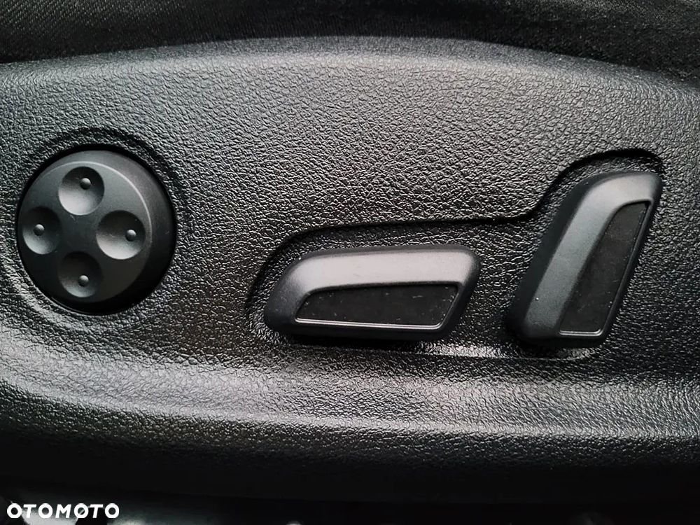 Audi A4 Limousine 2.0 TDI DPF Ambiente - 23