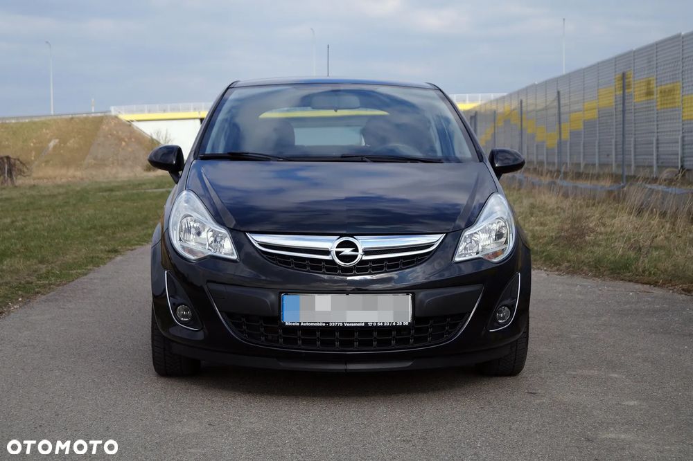 Opel Corsa 1.4 16V Cosmo - 2
