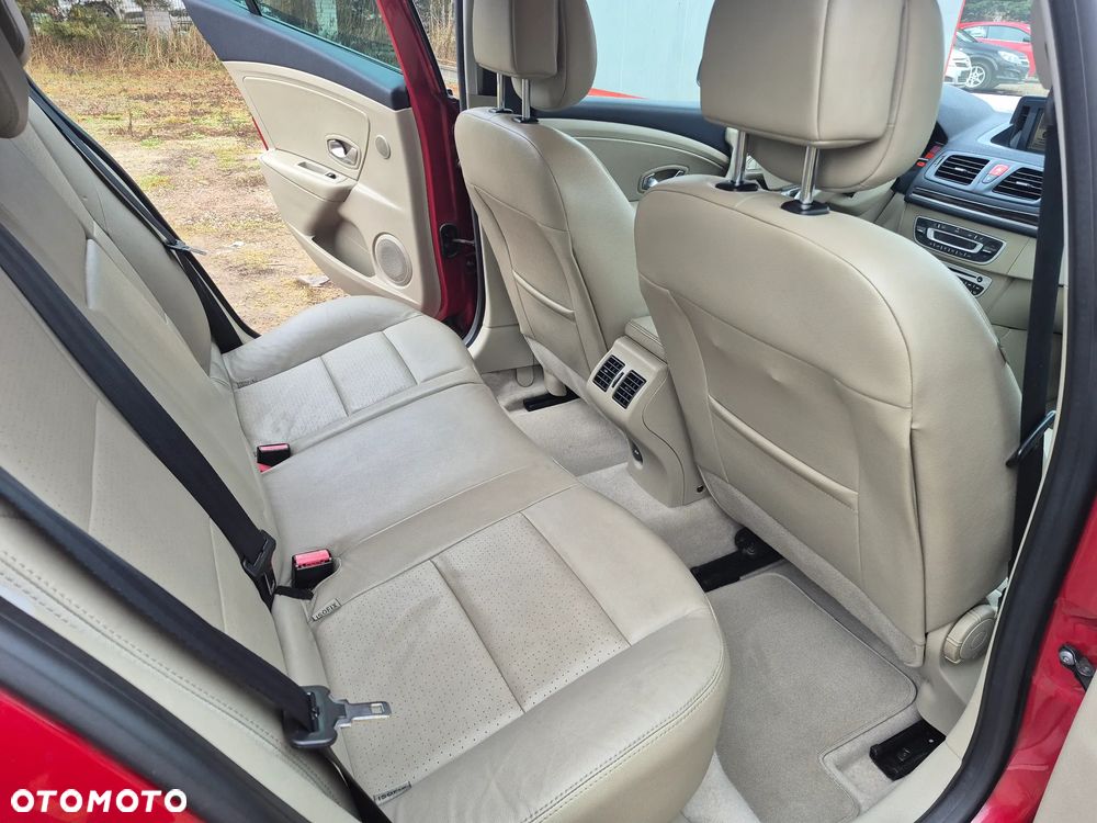 Renault Megane TCe 130 Night and Day - 29