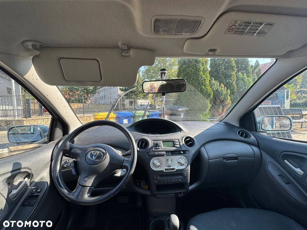 Toyota Yaris 1.0 Sol MM - 8