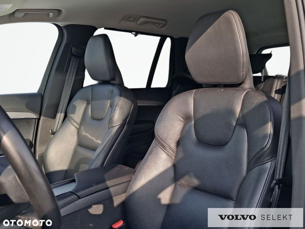 Volvo XC 90 - 22
