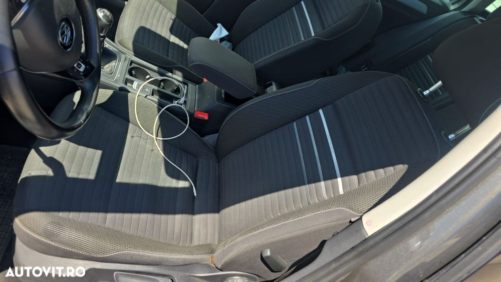 Volkswagen Golf 2.0 TDI 4Motion - 5