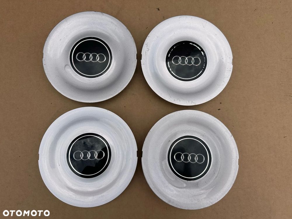 Dekielki emblematy Audi S4 S6 A6 / 4A0 601 165 / Komplet - 1
