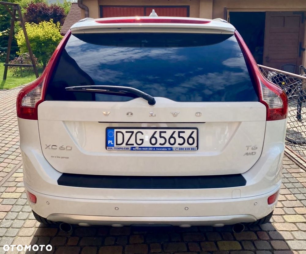 Volvo XC 60 T6 AWD Geartronic Momentum - 1