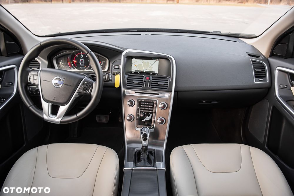 Volvo XC 60 D4 Geartronic Summum - 28