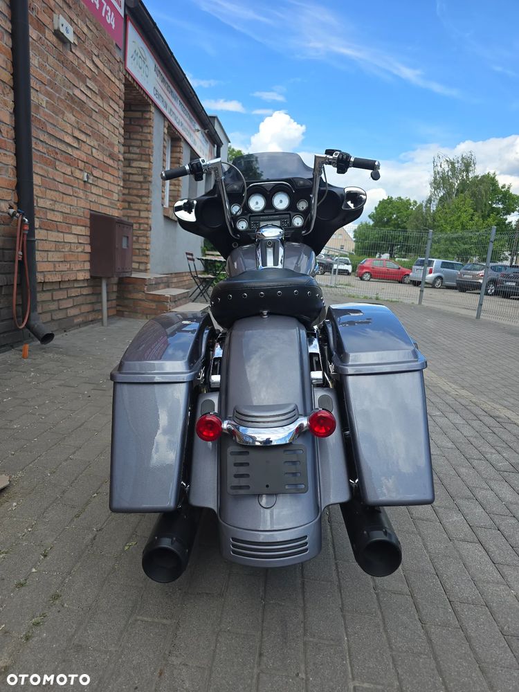 Harley-Davidson Touring Street Glide - 4