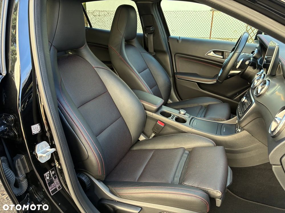 Mercedes-Benz GLA 220 d 4Matic 7G-DCT AMG Line - 27