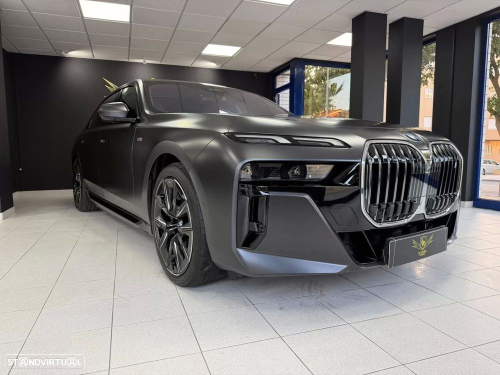 BMW i7 eDrive50 Pack Desportivo M - 9
