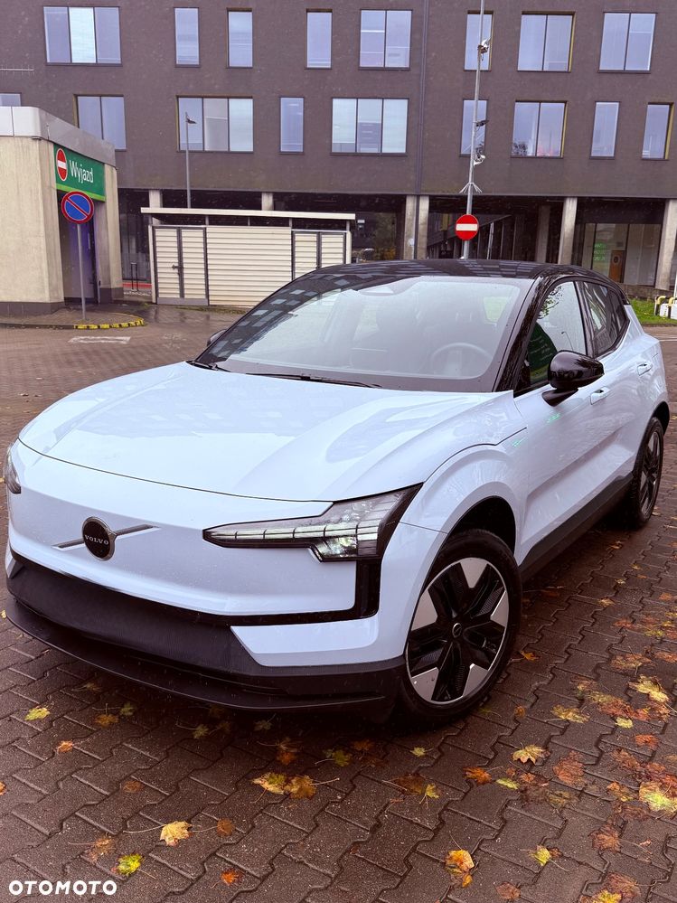 Volvo EX30 51kWh Single Motor Plus - 1