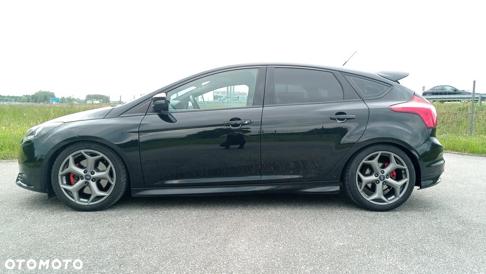 Ford Focus 2.0 EcoBoost ST mit Leder-Sport-Paket - 3