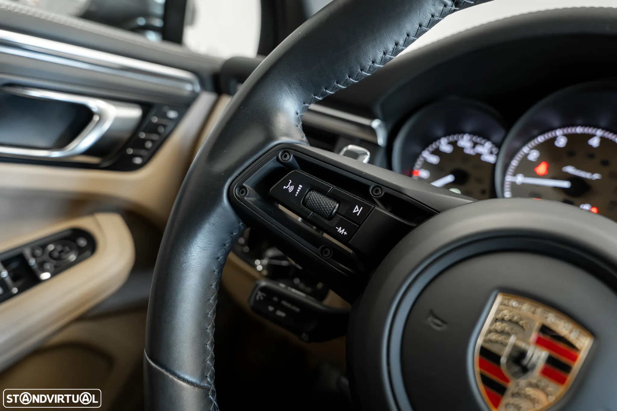 Porsche Macan T - 19