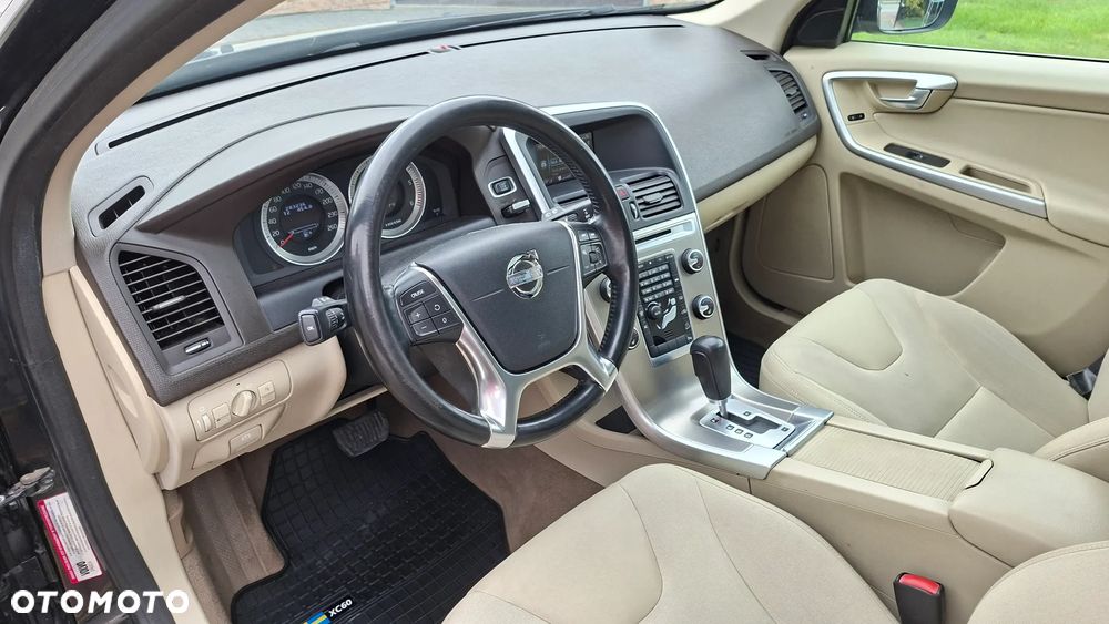 Volvo XC 60 2.4D AWD - 10