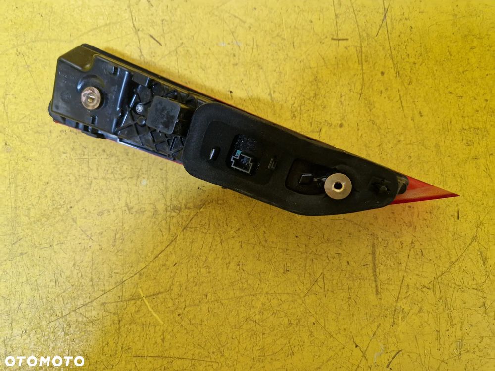 VOLVO XC60 II LAMPA TYŁ W KLAPĘ 31446620 - 4