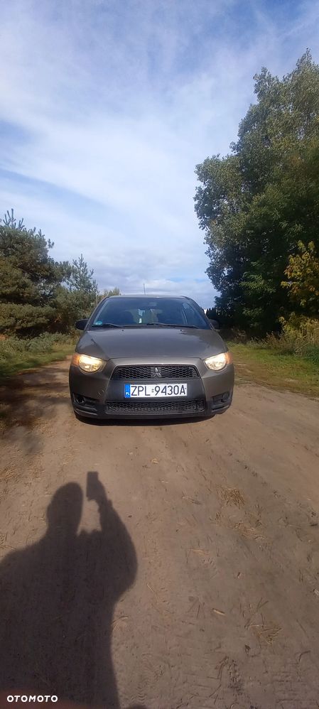 Mitsubishi Colt - 11