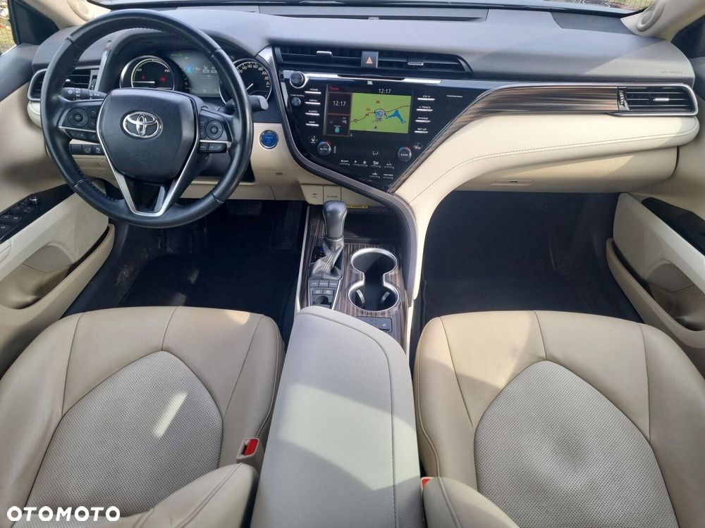 Toyota Camry - 3