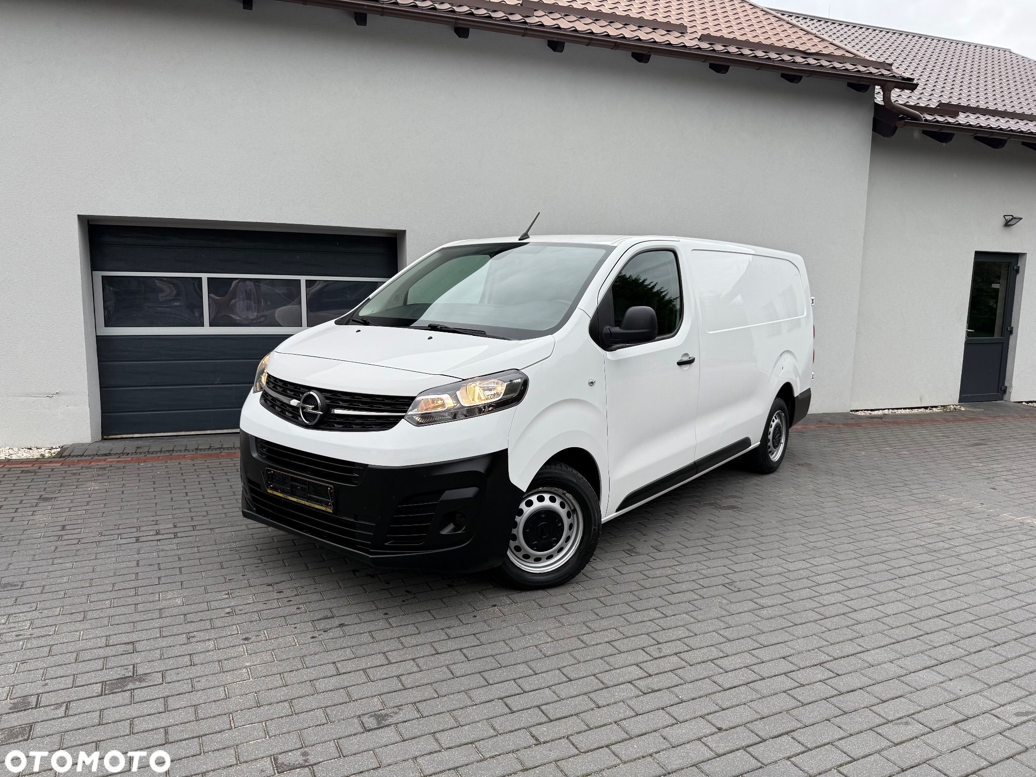 Opel Vivaro - 1