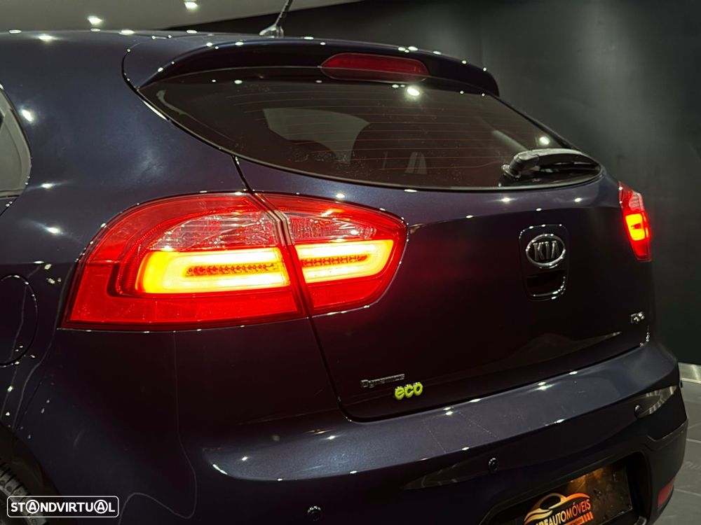 Kia Rio 1.4 CRDi EX - 11