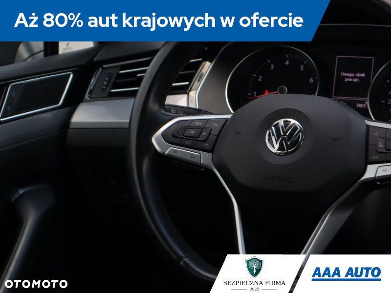 Volkswagen Passat - 21