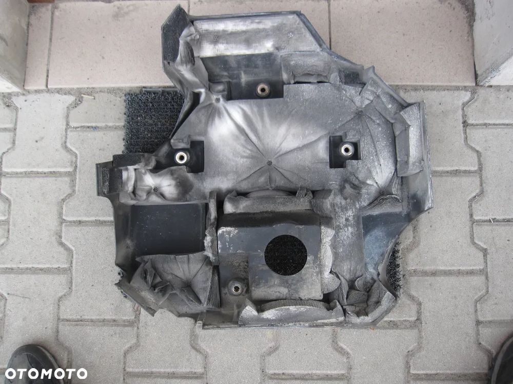 Mitsubishi Pajero 3,2DID 3D osłona pokrywa silnika - 2