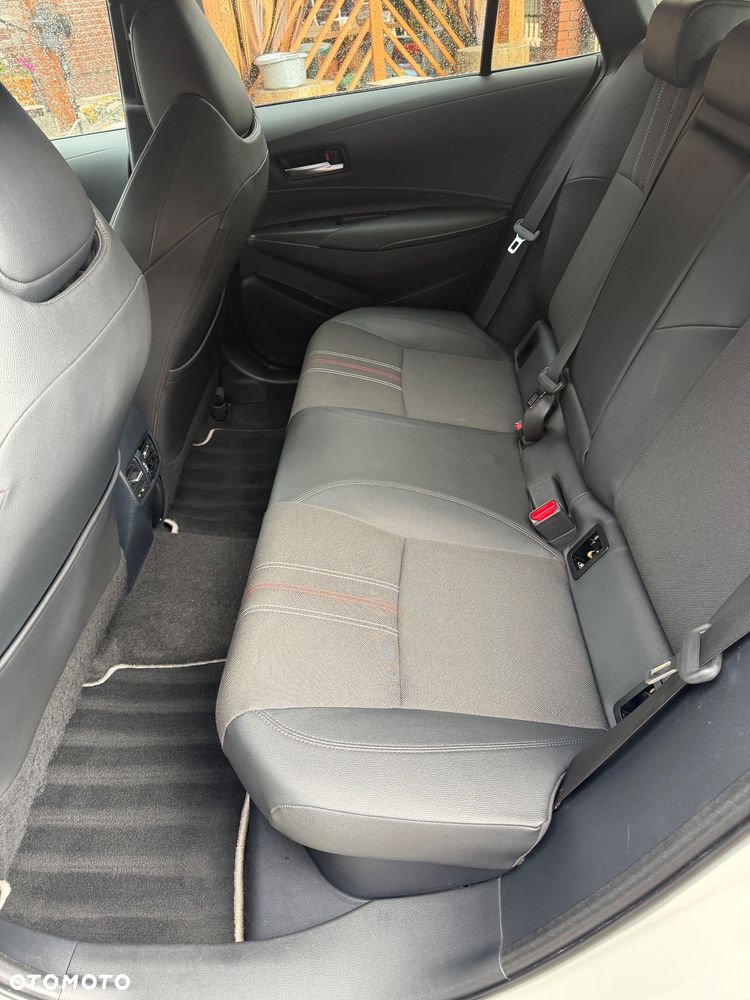 Toyota Corolla 2.0 Hybrid GR Sport - 28