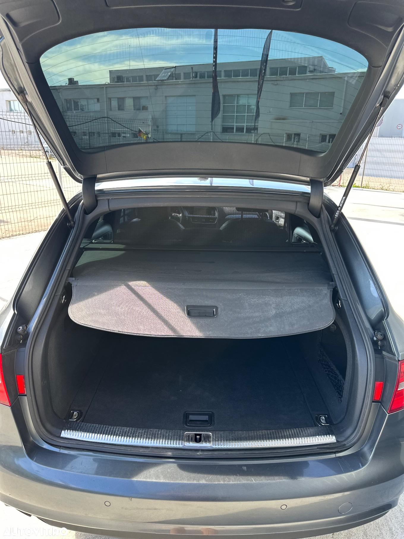 Audi A4 2.0 TDI Avant - 9
