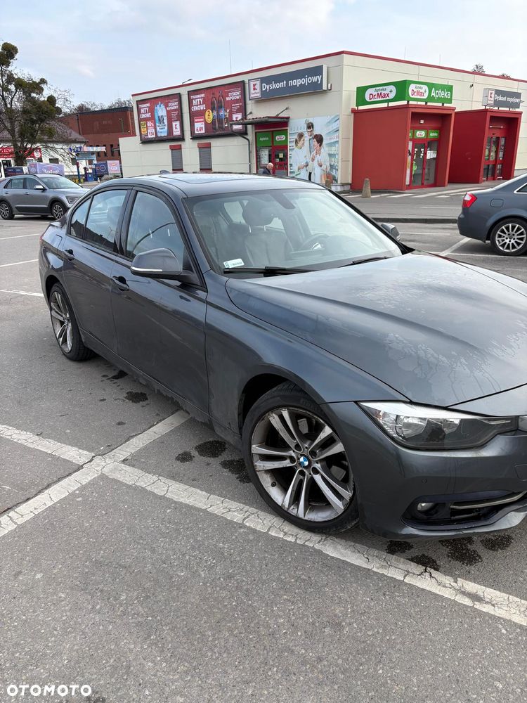 BMW Seria 3 328i Sport Line - 4