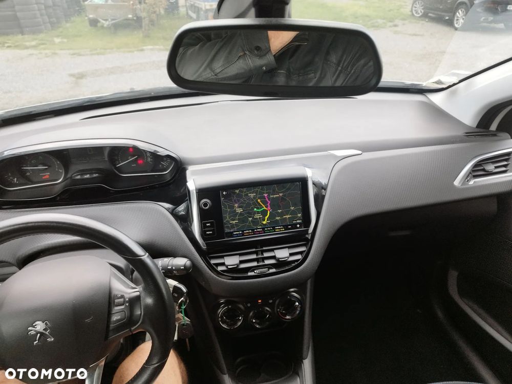 Peugeot 208 1.2 PureTech Style - 22