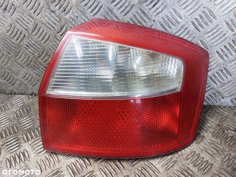 LAMPA PRAWY TYŁ AUDI A4 B6 SEDAN 8E0945096C - 1