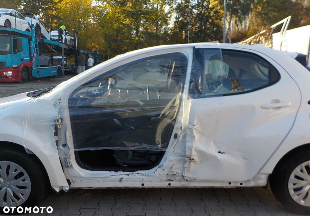 Toyota Yaris - 5
