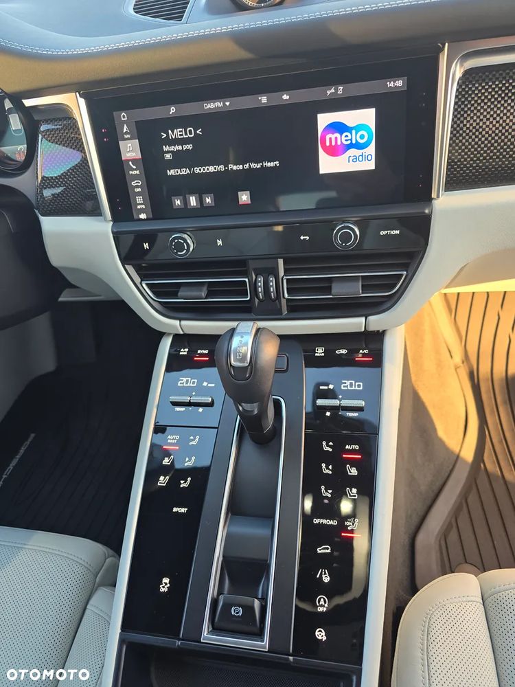 Porsche Macan T - 27