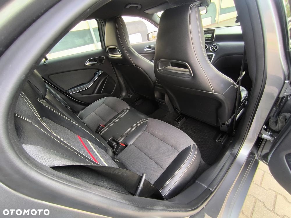 Mercedes-Benz Klasa A 180 2Style - 32