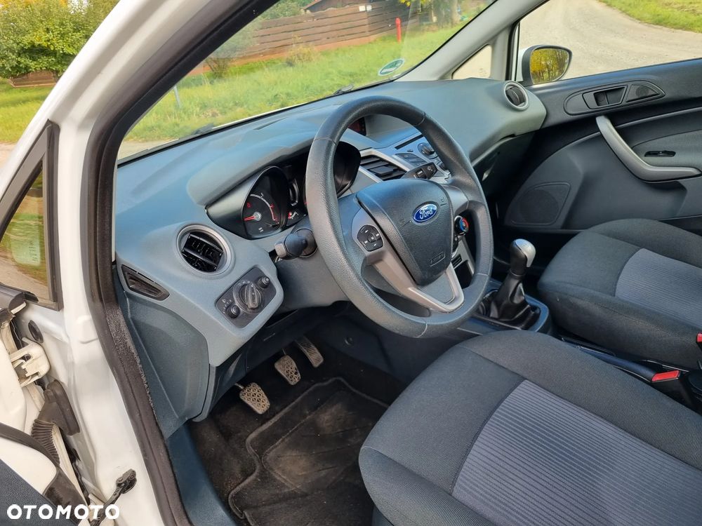 Ford Fiesta - 17