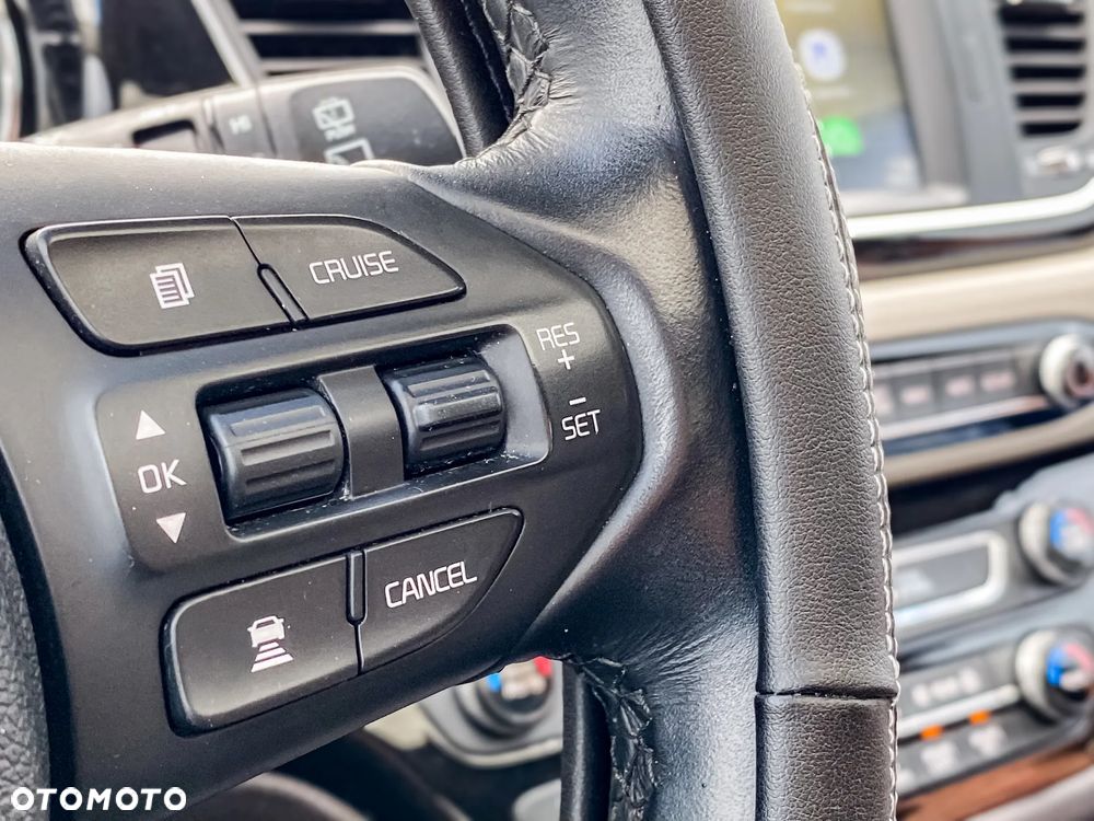 Kia Carnival - 25