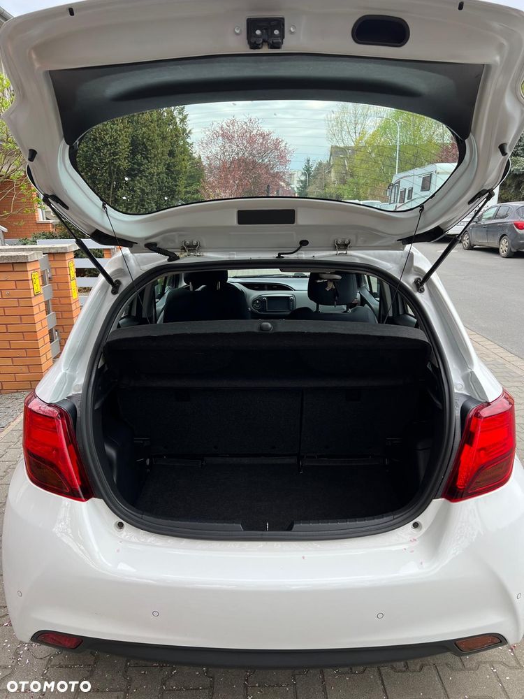 Toyota Yaris 1.33 Premium EU6 - 19