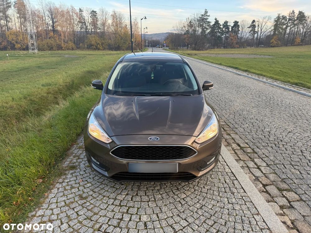 Ford Focus ver-turnier-titanium - 18