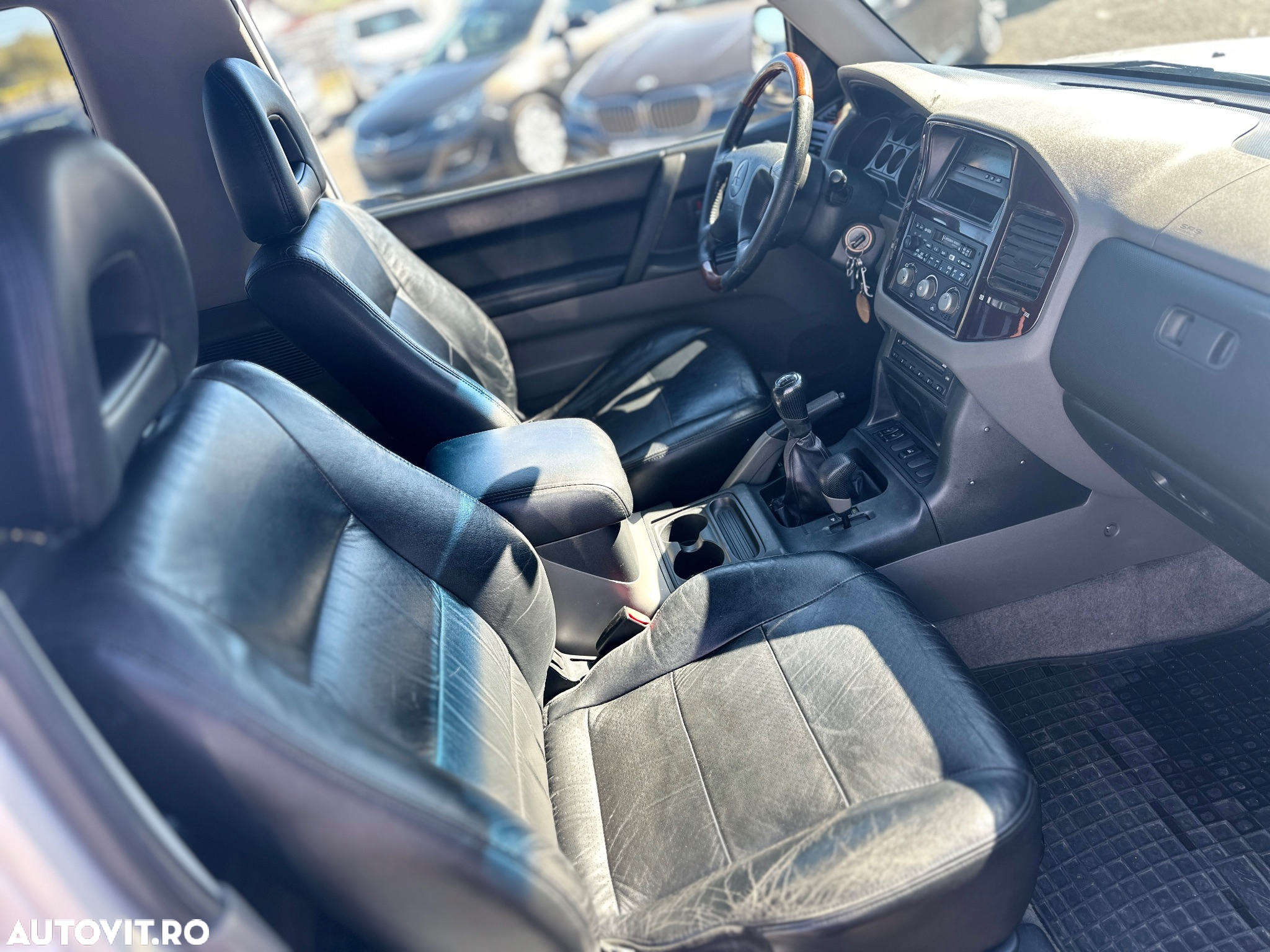 Mitsubishi Pajero SWB 3.2 DI-D GLS M/T, Piele - 5