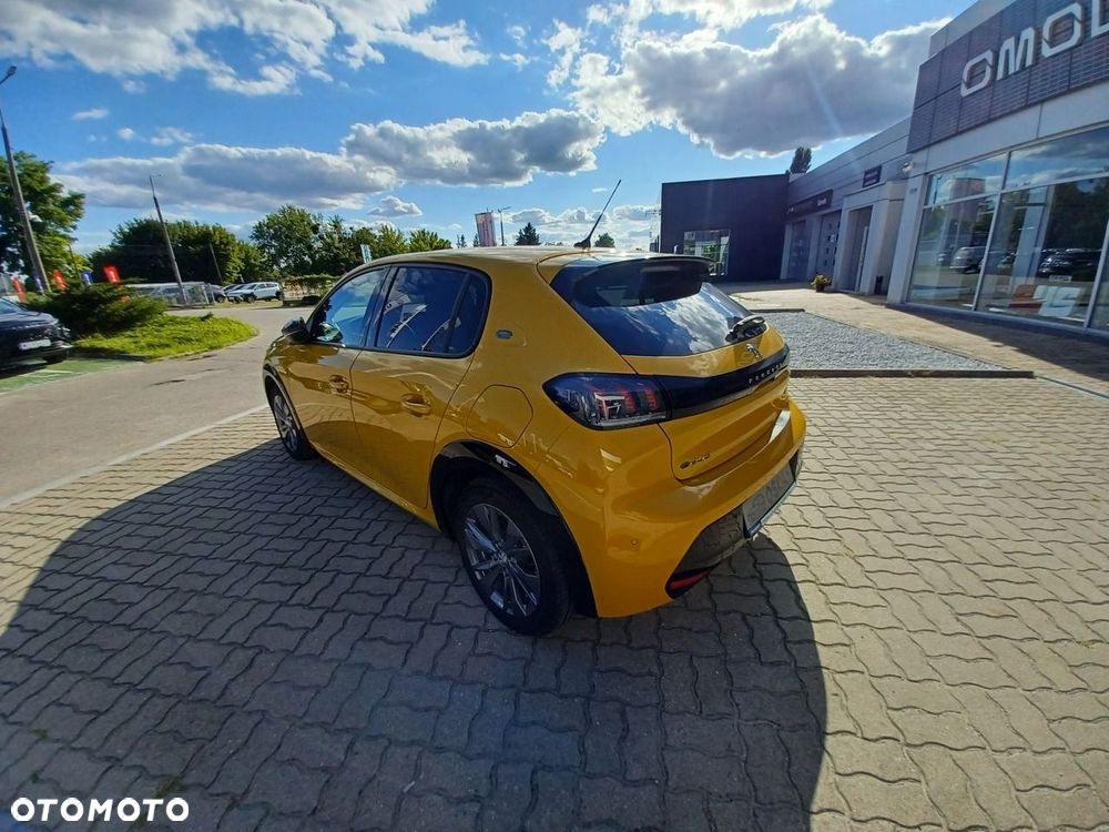Peugeot 208 - 4