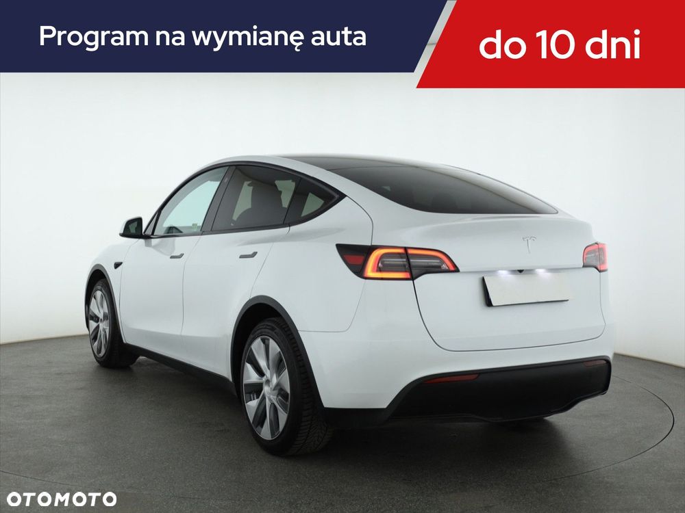 Tesla Model Y - 6