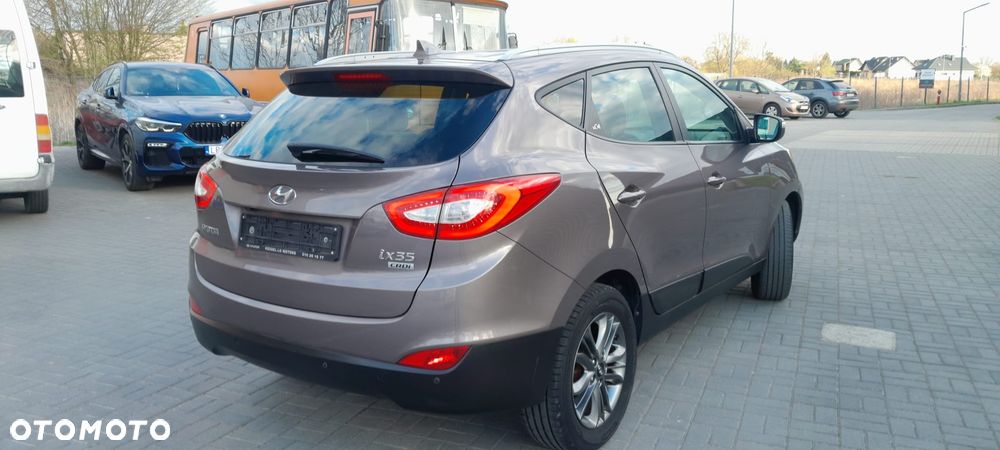 Hyundai ix35 1.7 CRDi 2WD blue Finale Gold - 23