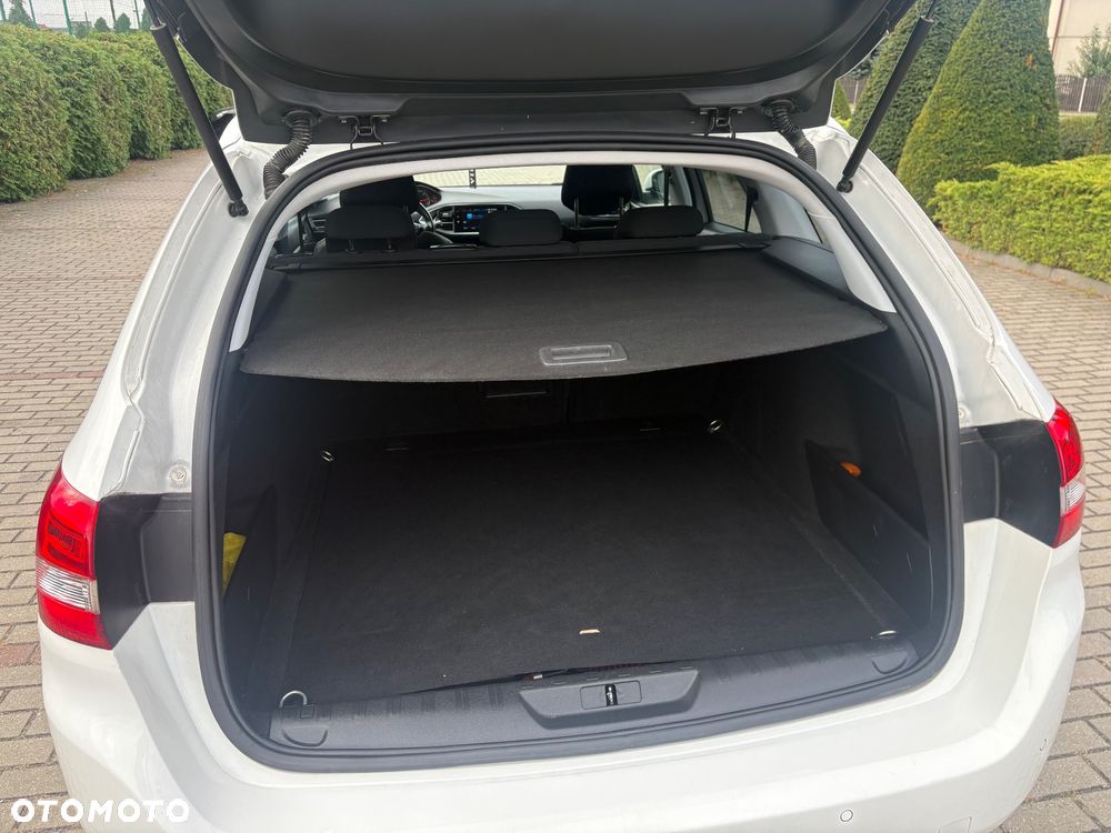 Peugeot 308 1.6 BlueHDi Allure S&S EAT6 - 10