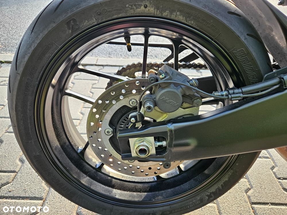 Yamaha XSR - 12